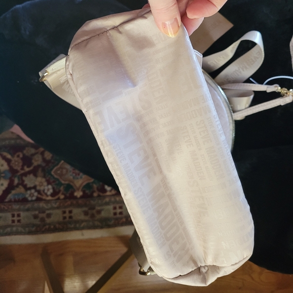 Backpack/purse with attached pouch Oatmeal Color - Picture 7 of 8